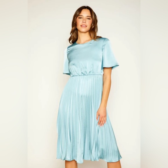 Dull Satin Pleated Dress With Waist Tie size medium - Picture 2 of 7